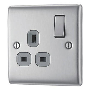 BG NEXUS METAL 13A 1-GANG SP SWITCHED PLUG SOCKET BS STEEL WITH GRAPHITE