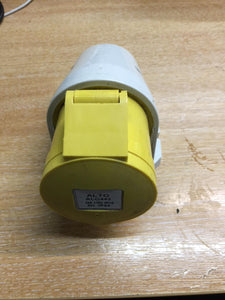 WALL MOUNTED SOCKET 32 AMP 110V