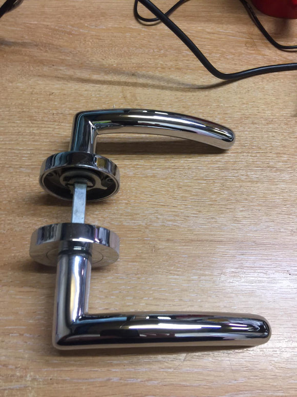 Jedo JV690PC Oxford Door Handle Lever on 50mm Rose Polished Chrome